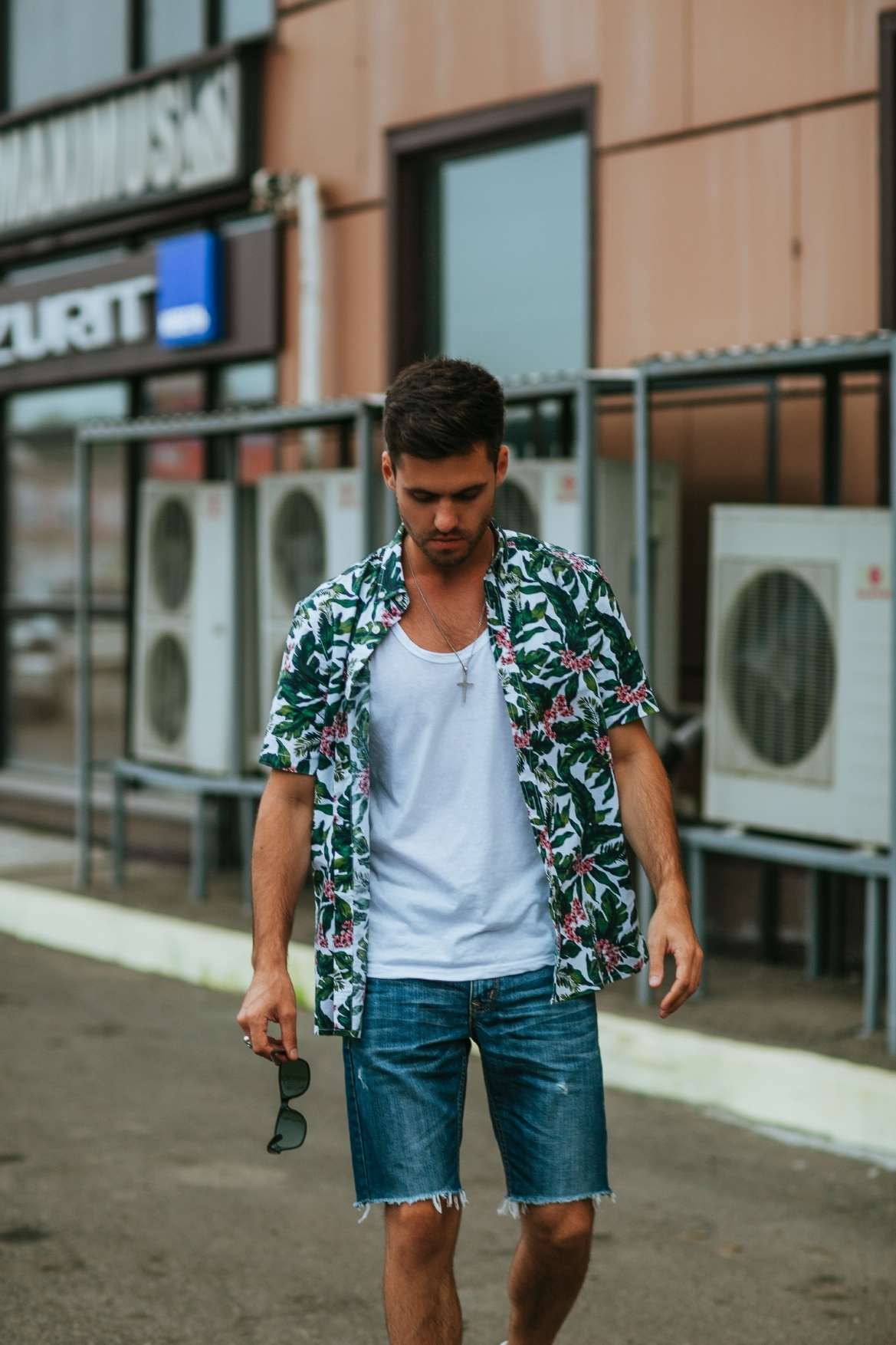 Tropical Print Short-Sleeve Shirt